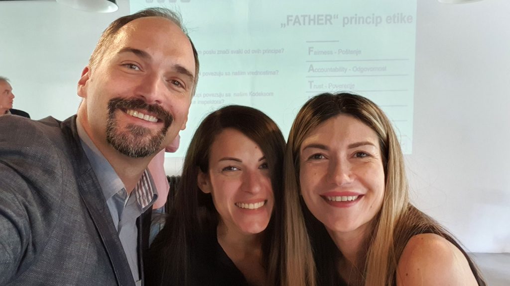 Why-Should-You-Invest-in-Relationships-Within-Your-Organization-